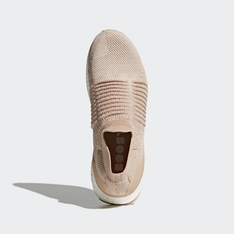 Ultra boost cheap laceless chalk pearl